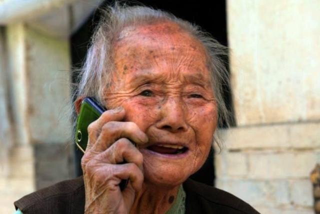 “养儿防老”已不现实，为了将来不拖累儿女，50岁前做好这些准备