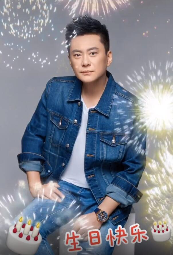 曹颖老公49岁生日不愿出镜，儿子机智放全家福，