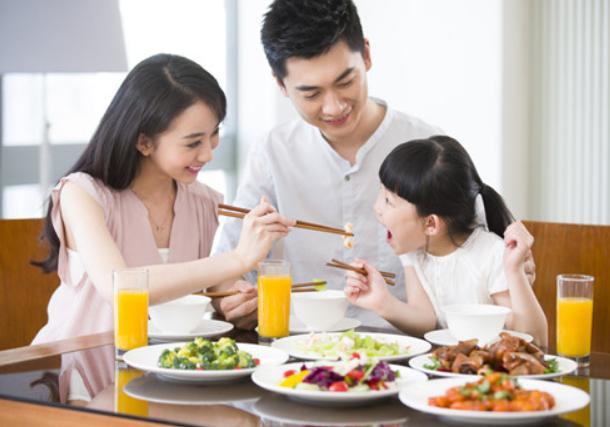 孩子|其实多半暗藏风险，父母别大意孩子这些“小毛病”看似无足轻重