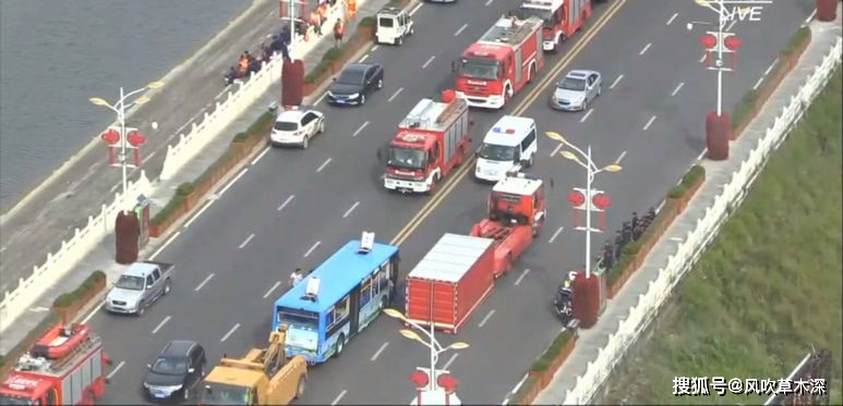 学生|贵州安顺落水公交车致21人遇难，司机已死亡，5名学生遇难