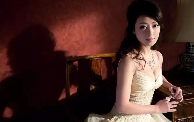 这些美的冒泡的女星，打死也不红的原因，只因