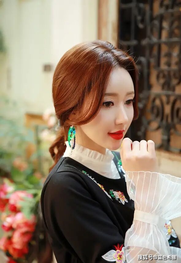 拍照怎么才有气质 10fa73717ac64f25a21e515d4bf8ad02.jpeg