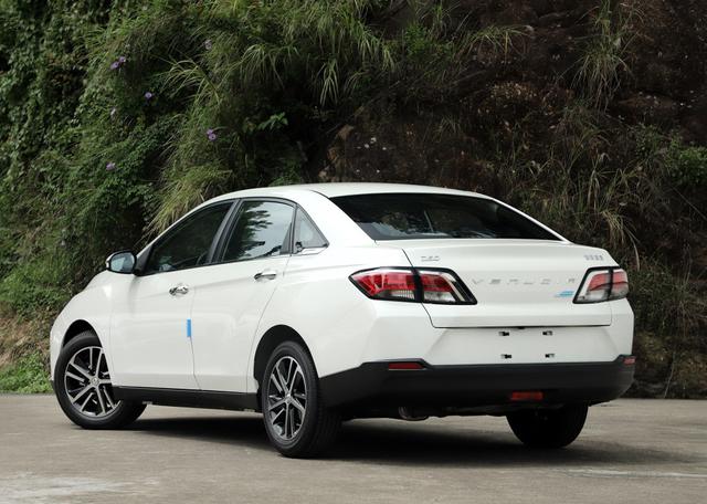 启辰d60推2020款698万起搭轩逸同款16l发动机车长超4米7
