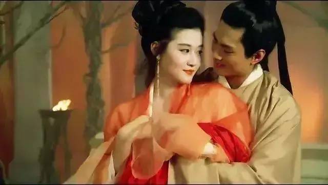 香江美人传奇:从知名艳星到豪门弃妇,她到底是哪一步走错了?