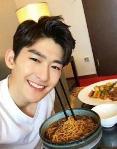 时候|原创分手六年还传复合？郑爽张翰要闹哪样？