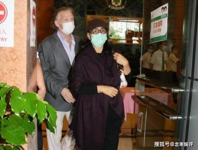 赌王何鸿燊病逝之后，何超贤多次缺席家祭，丈