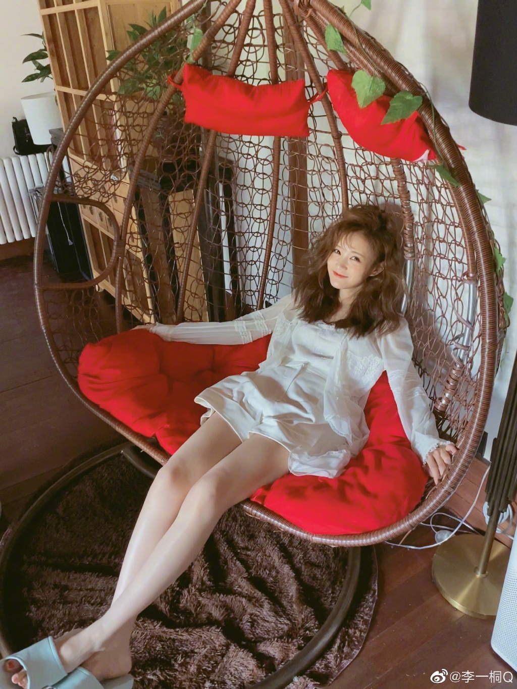 美女明星 李一桐 的图集002