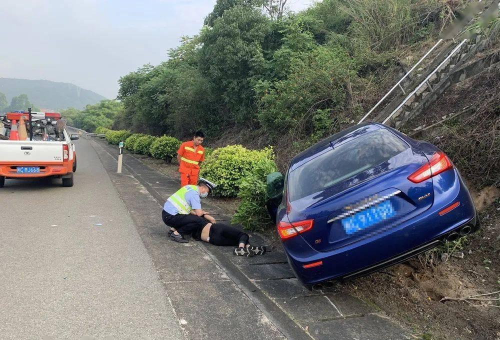 原创g72泉南高速福建泉州段发生一起严重车祸!