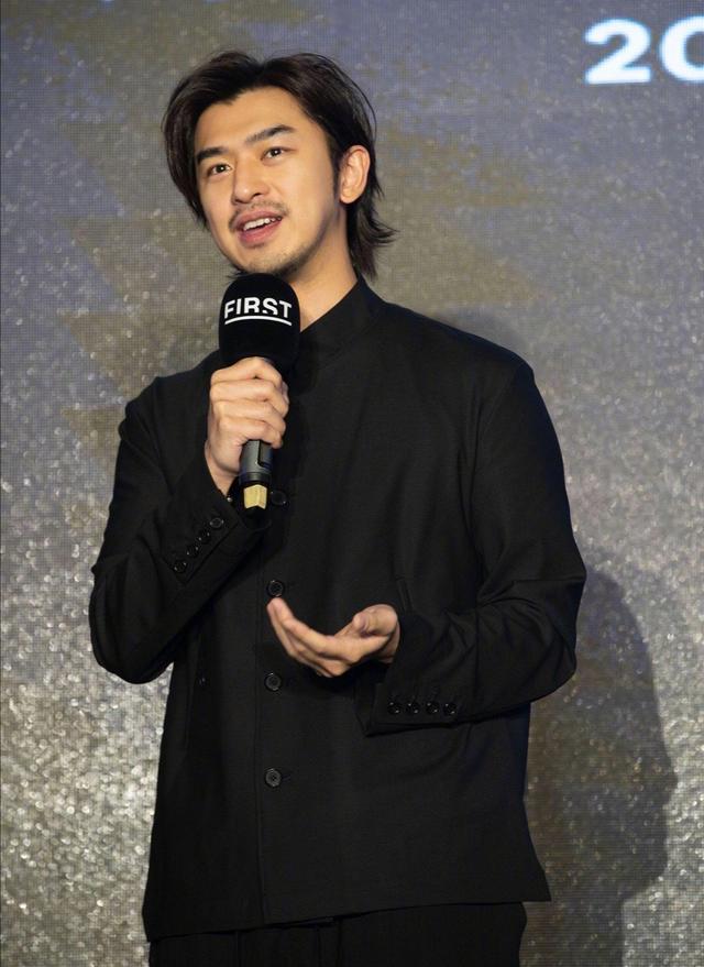 飞龙|原创现代李小龙炮轰陈柏霖：你和张天爱的吻戏太恶心，和李晨有一拼