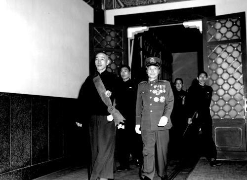 1933年,蒋介石在南昌行营官邸接见了王耀武,并任命他为补充第一旅旅长