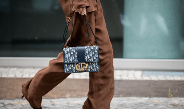 包包|这4个奢侈品牌包包，大家最近都抢着入手！