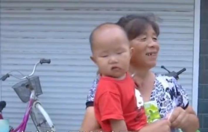 原创回自己家坐电梯收费？物业要求乘电梯30元600次！物业：为了孩子安全