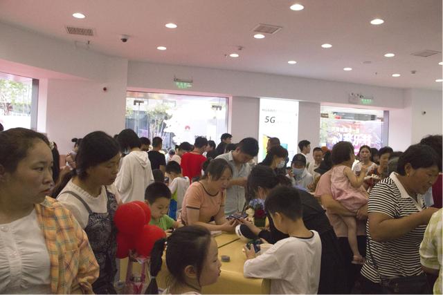 消息资讯|天泽城华为授权体验店盛大开业：人文与科技交融的智能生活馆