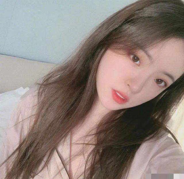 紧身|王中磊女儿王文穿蕾丝紧身上衣！秀娇嫩肌肤火辣魔鬼身材