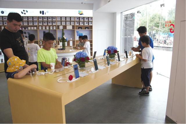 消息资讯|天泽城华为授权体验店盛大开业：人文与科技交融的智能生活馆