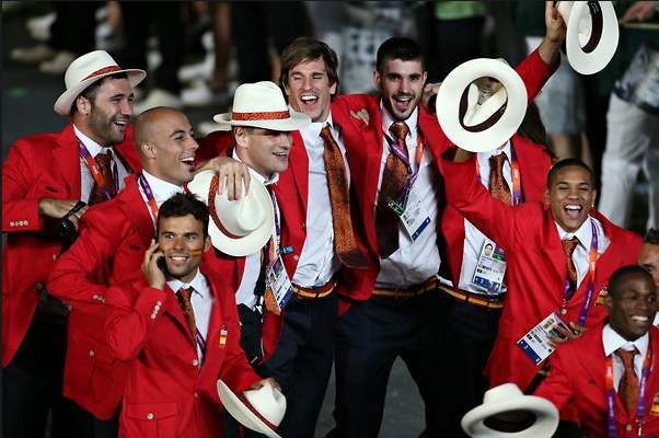 男女|阿玛尼：始终站在时代前沿的时装设计大师，“男女通吃”的人生赢家