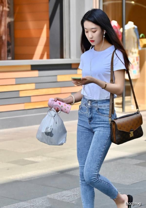 女生夏天短袖裤子宽松穿搭一整套 592caf69c61d4507be21ad2c1ab0f165.jpeg