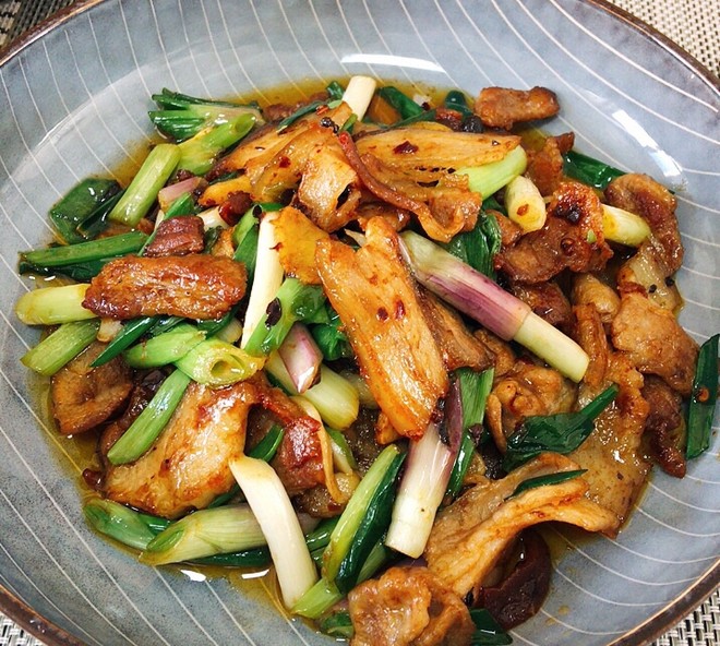 小炒|小炒五花肉，肥而不腻，美味营养，超下饭家常五花肉菜谱