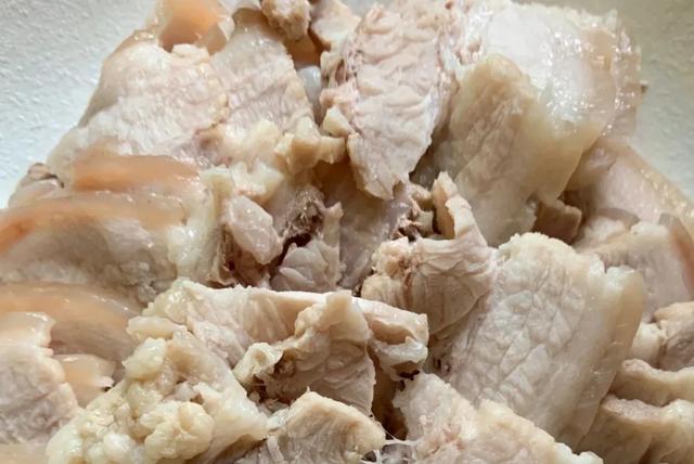 妈妈|是让人永远热爱和回忆的“妈妈牌”好滋味「蒜泥白肉」