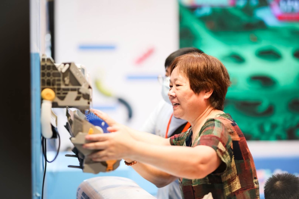 大型拆机体验现场！奥克斯X上海乐高探索中心让空调拆装洗像拆积木一样轻松-家电圈官网