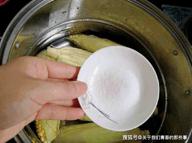 流失|不要直接用清水煮！多做这2步，香甜软糯，好吃更营养煮玉米