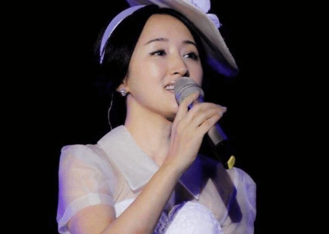 杨钰莹第一次上央视时，央视的编播人员被她的