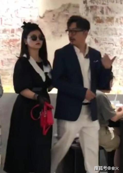 侯耀华|原创万茜出车祸粉碎性骨折？高云翔忘不掉董璇？65岁王晶又有新欢了？