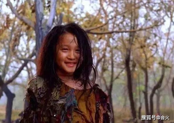 争议|原创太心疼！关晓彤自曝20岁时第一次被骂哭，疑因恋情公开饱受非议？