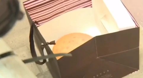 赌王公祭日犹如宫斗大戏！四房太太们送给记者