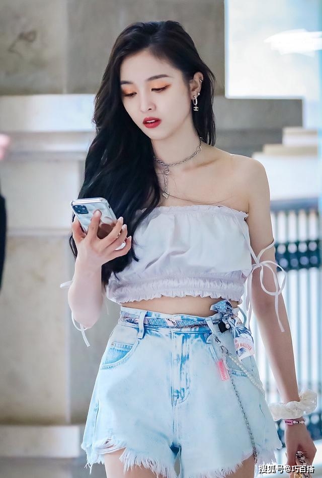 吴宣|吴宣仪不愧是“画报女神”,纤细腰线大长腿,每天都是那么美!