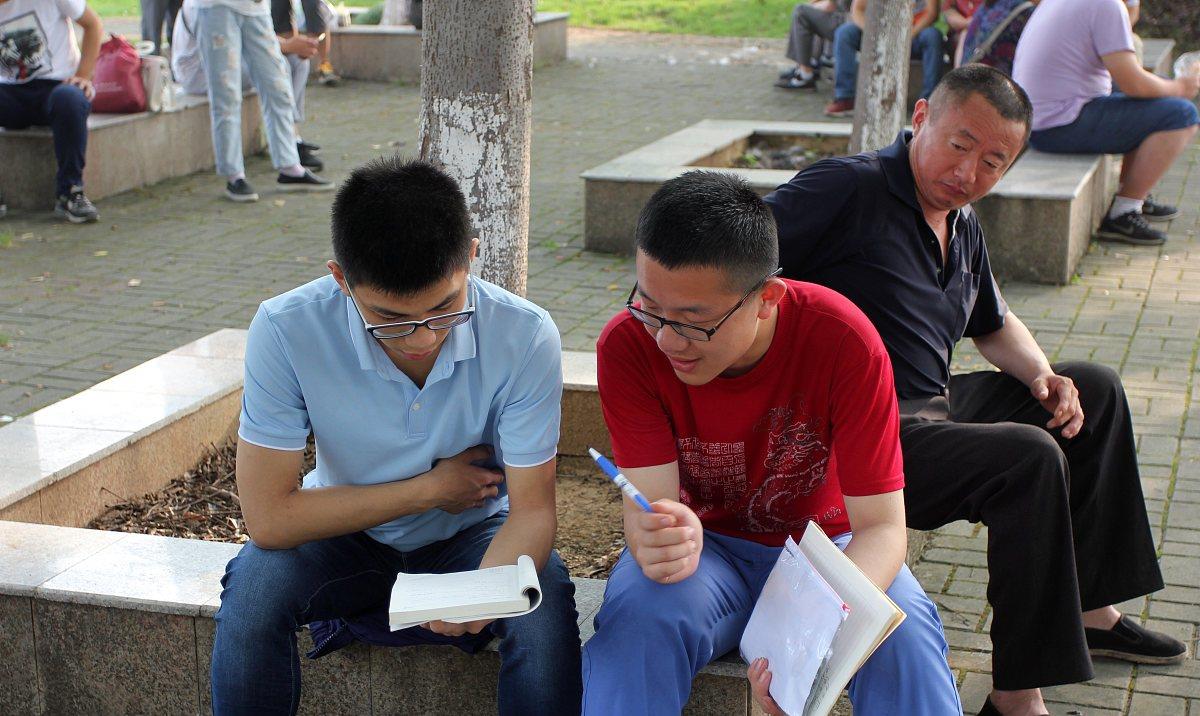 中考后的自主招生，很多学生会淘汰，你支持他们参与招生吗？
