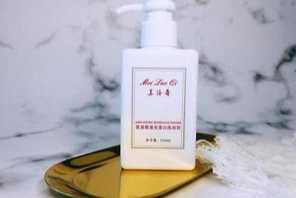 清道夫|这些洗面奶深层清洁，舒缓肌肤，堪称毛孔清道夫，洗净皮肤脏东西