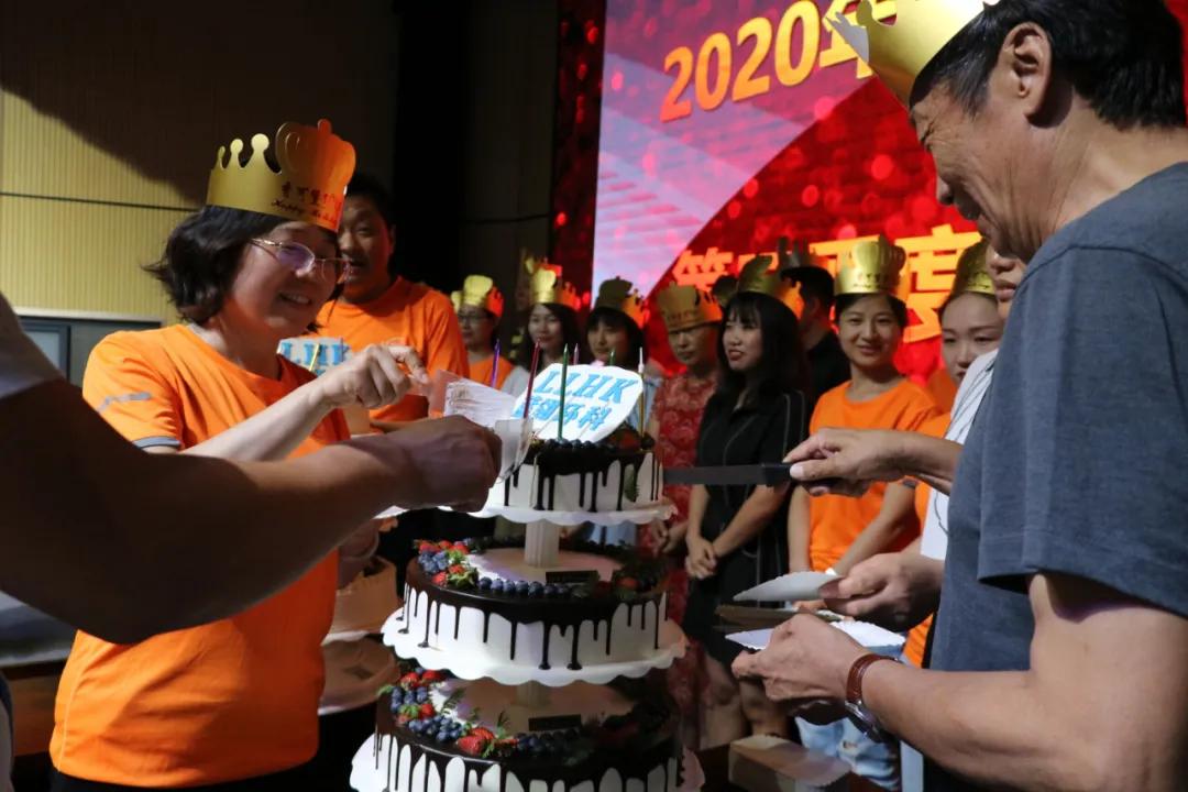 快乐蓝翎人 家人永相随 – 记蓝翎环科2020年第二季度暖心生日会