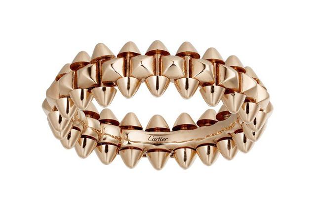 高文英|10万元精品成本,穷剧女主怎样打造华丽女作家人设?工薪妹子学起