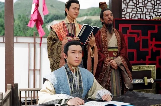 事业|原创49岁马浚伟拿硕士学位，圈中爱学习榜样了解一下！