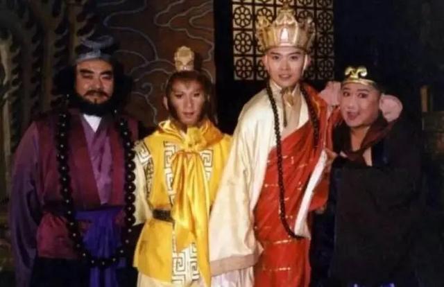 2000年电视剧排行榜_“神仙打架”的2000年,10部热门电视剧部部经典,90后基本都看过