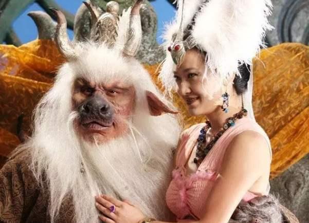 狐狸|猪八戒打死玉面狐狸后,为何要扒开对方衣服?你看他在找什么