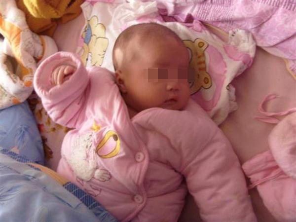 婴儿几个月能看人 a18b880ea2624aab9b5e7910a950d76f.jpeg