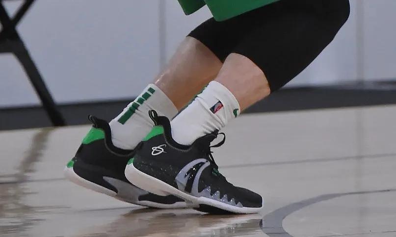 Rookie|海沃德二代曝光!隆多最新战靴也来了