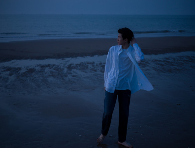 男孩|原创王源新MV花絮照曝光，即将20岁男孩的自由与希望