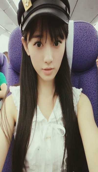 千年美女鞠婧祎精选竖版生活照14张本