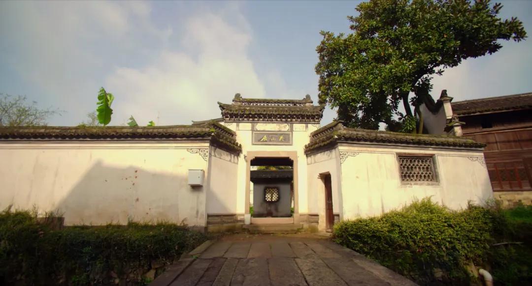 in|送iPad Pro!餐饮5折限时狂欢!in77奇遇节,今夏带你巅峰开局!