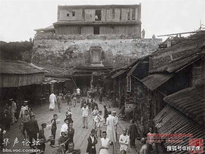 大东门 大北门 1870年的大北门 1860年4月菲利斯·比亚图拍摄:在小