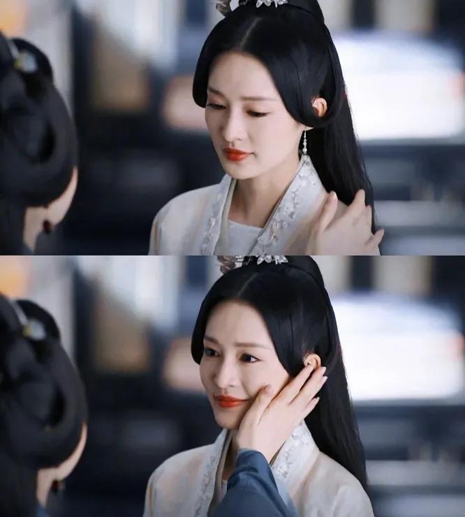 热巴|最美不过红唇锦衣？李沁凭它与热巴争艳，新一代直男女神太绝了！