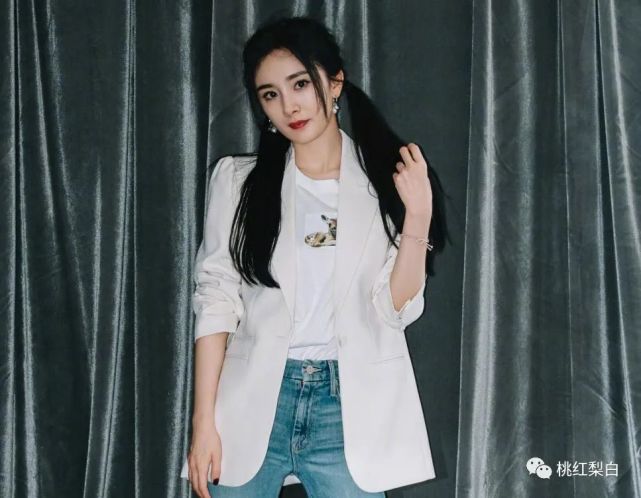 蜜桃|被揭穿蜜桃臀“造假”，杨幂也有被迪丽热巴给比下去的一天？