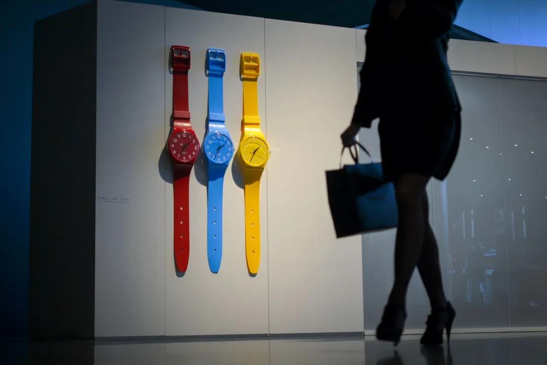 消息资讯|高考后，00后消费暴涨，洁面仪“鼻祖”科莱丽黯然收场| 一周时尚大事件