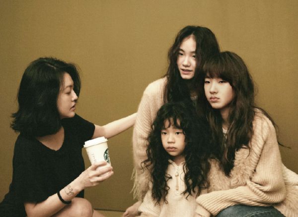 合体|小S三女儿合体拍大片,“丑女儿”全逆袭,这才是真正的超模家族