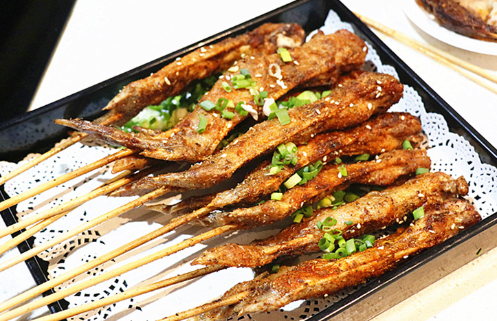 烤鱼|能吃上这样豪华的烤鱼很享受深海的石斑鱼来烧烤