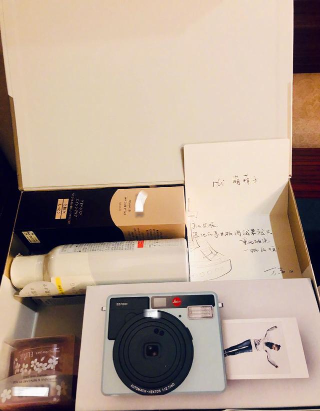 张萌|张萌晒姐姐们送的礼物：张雨绮宁静一出手就30万，吴昕好朴实