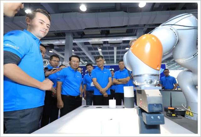 美的|原创最牛经理人方洪波，每年帮老板赚几百亿，瞄一眼就懂老板心思